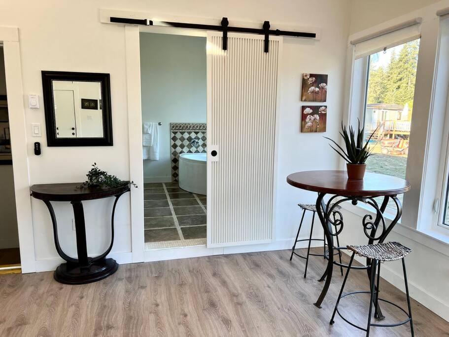 Country Home, Sleeps 6 Pets Friendly Port Alberni Extérieur photo