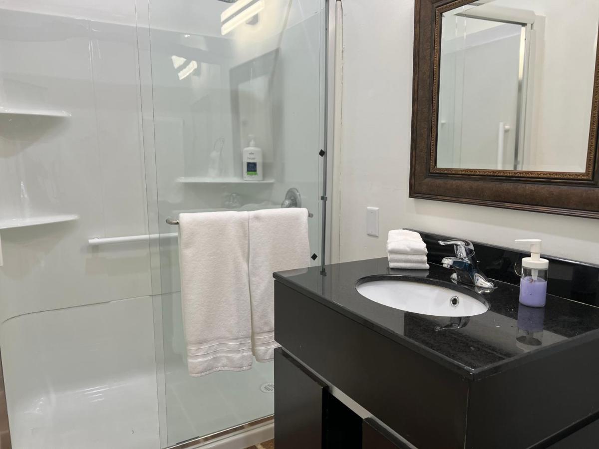 Country Home, Sleeps 6 Pets Friendly Port Alberni Extérieur photo
