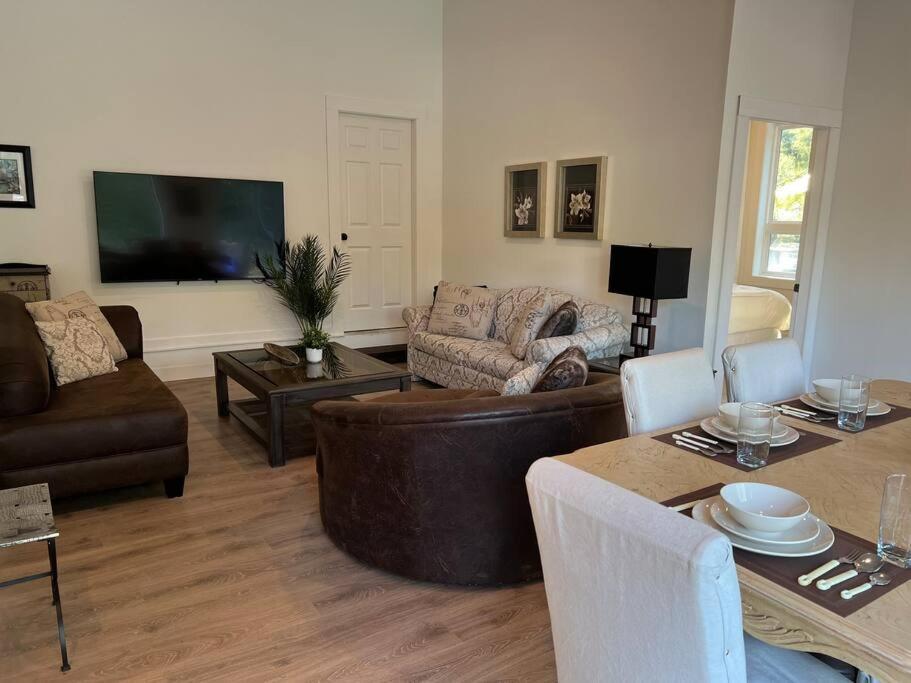Country Home, Sleeps 6 Pets Friendly Port Alberni Extérieur photo