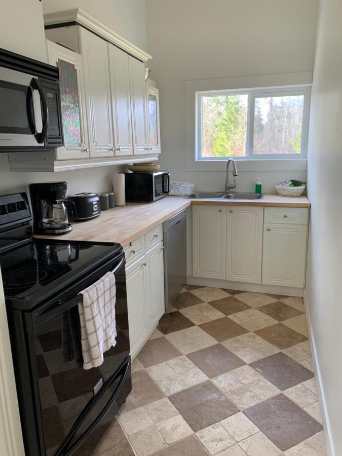 Country Home, Sleeps 6 Pets Friendly Port Alberni Extérieur photo